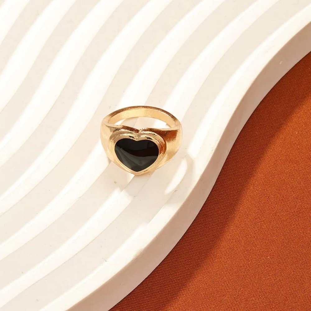 Black Heart Chunky Gold Statement Ring NEW - Picture 2 of 7